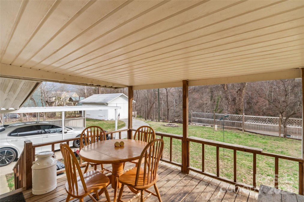 491 Lance Ave Hot Springs, NC 28743