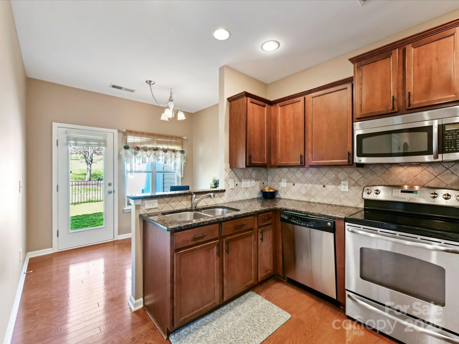 4634 Craigmoss Ln Charlotte, NC 28278