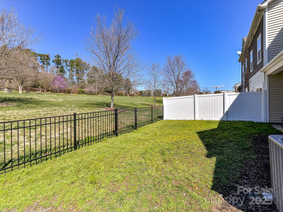 4634 Craigmoss Ln Charlotte, NC 28278