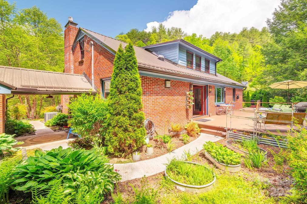 2102 Walnut Creek Rd Marshall, NC 28753