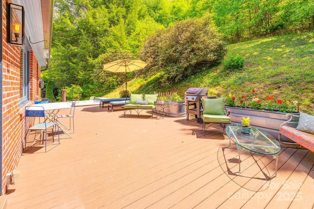 2102 Walnut Creek Rd Marshall, NC 28753