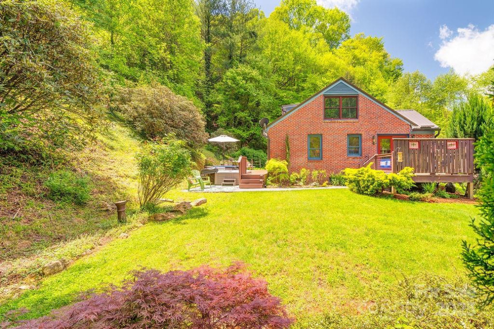 2102 Walnut Creek Rd Marshall, NC 28753