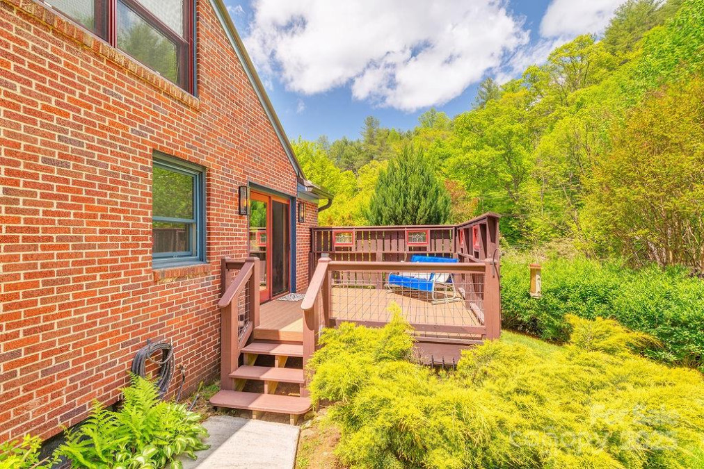 2102 Walnut Creek Rd Marshall, NC 28753