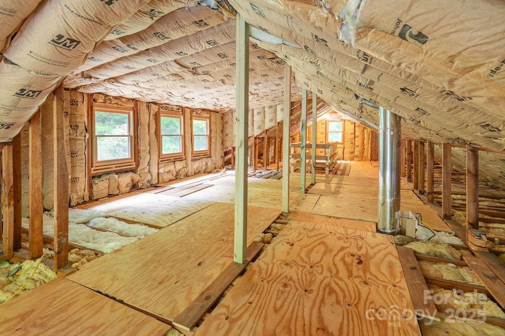 2102 Walnut Creek Rd Marshall, NC 28753