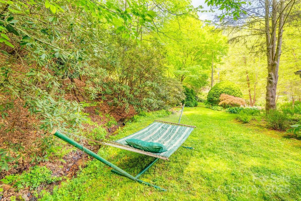 2102 Walnut Creek Rd Marshall, NC 28753