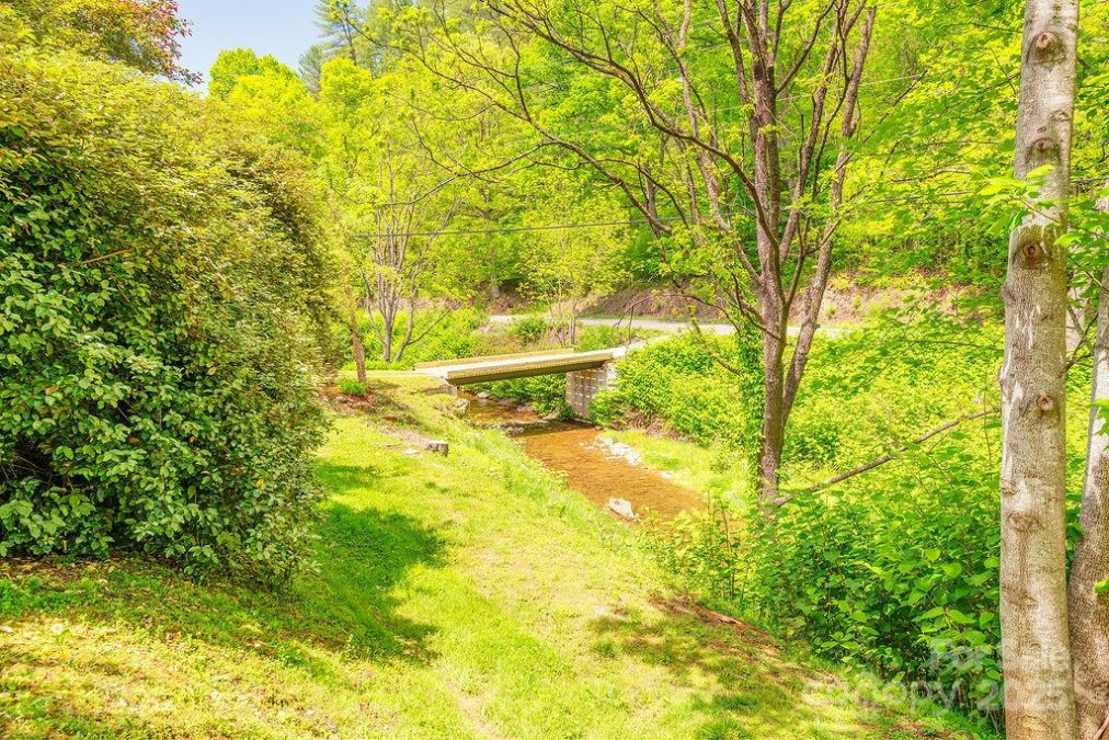 2102 Walnut Creek Rd Marshall, NC 28753