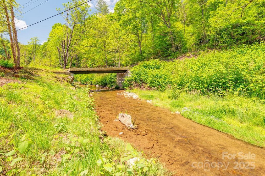2102 Walnut Creek Rd Marshall, NC 28753