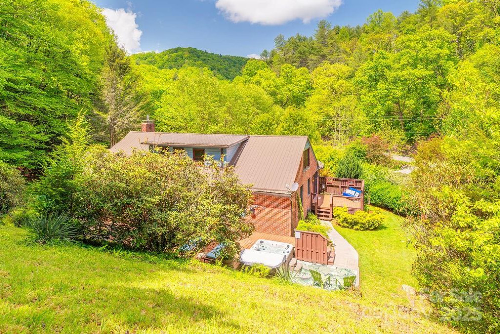 2102 Walnut Creek Rd Marshall, NC 28753