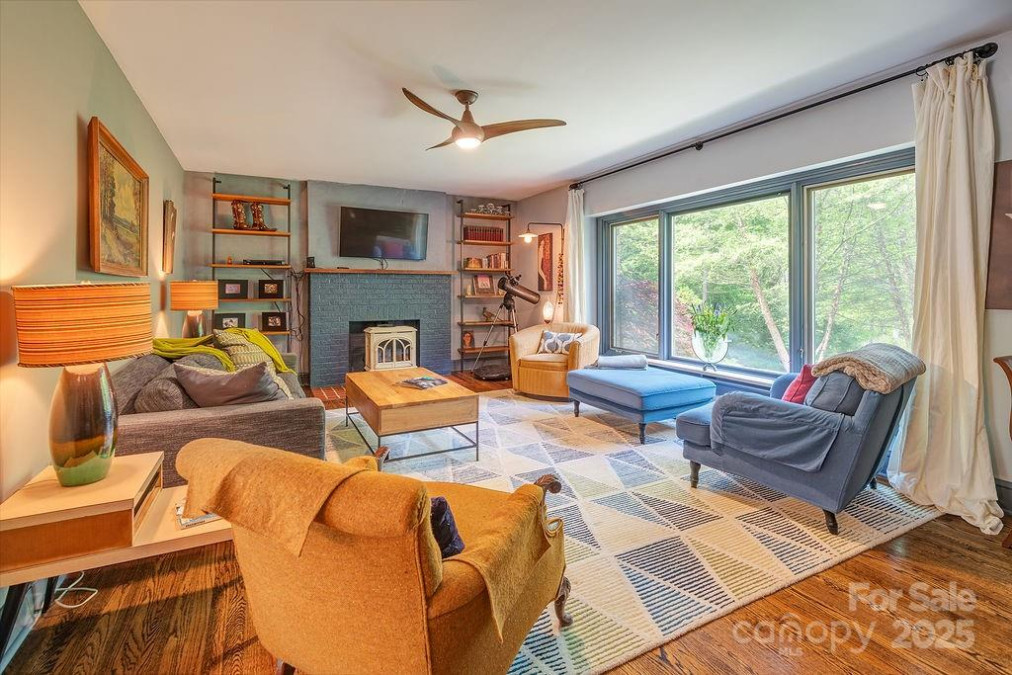 2102 Walnut Creek Rd Marshall, NC 28753