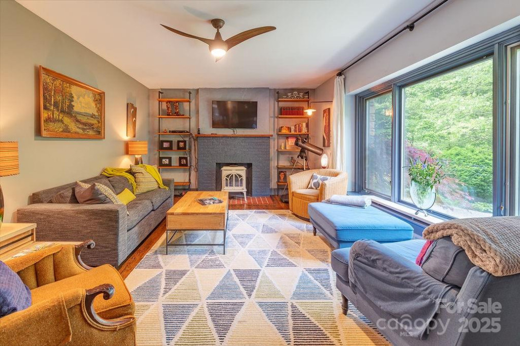 2102 Walnut Creek Rd Marshall, NC 28753