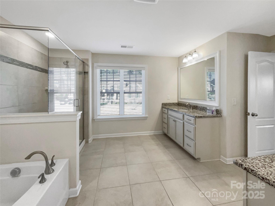 15827 Arabian Mews Ln Charlotte, NC 28278