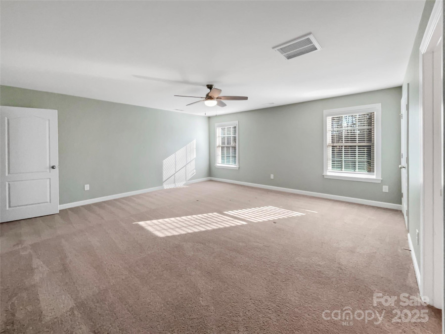 15827 Arabian Mews Ln Charlotte, NC 28278