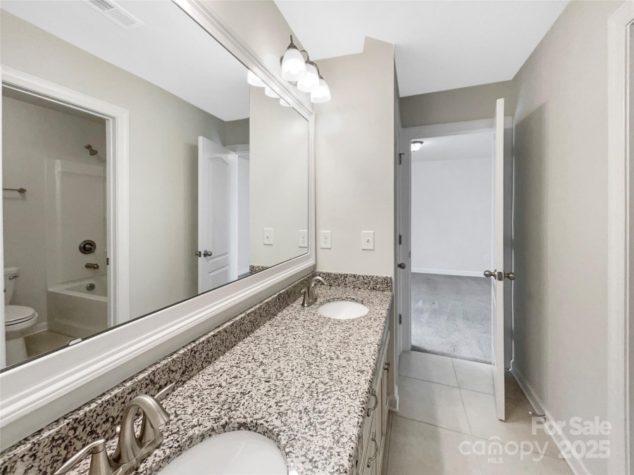 15827 Arabian Mews Ln Charlotte, NC 28278