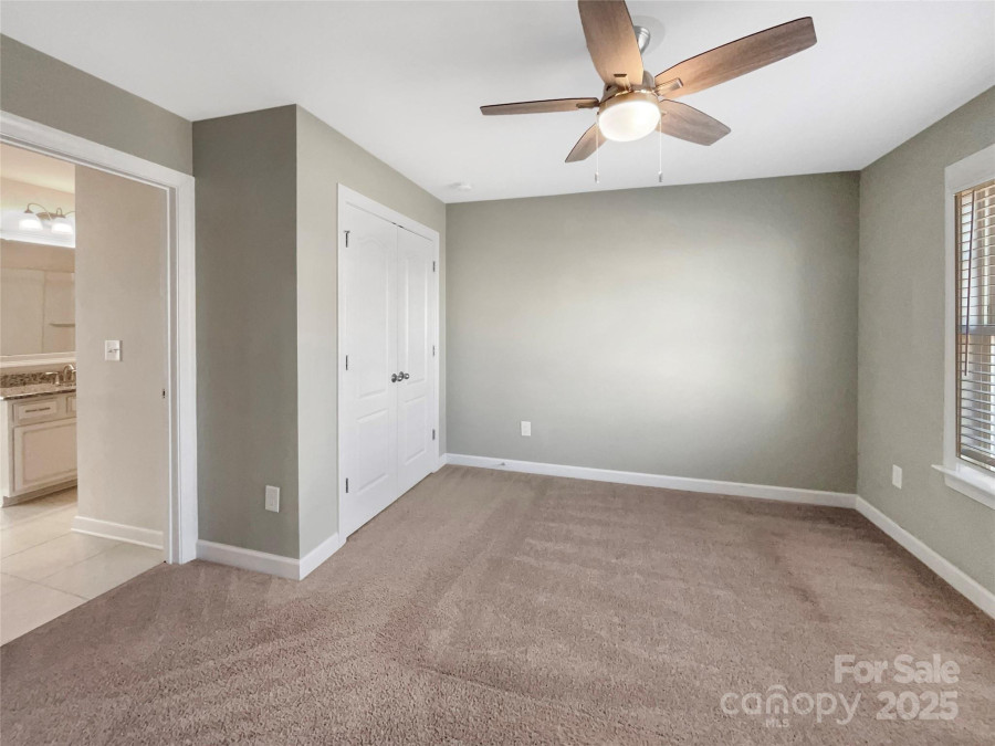 15827 Arabian Mews Ln Charlotte, NC 28278