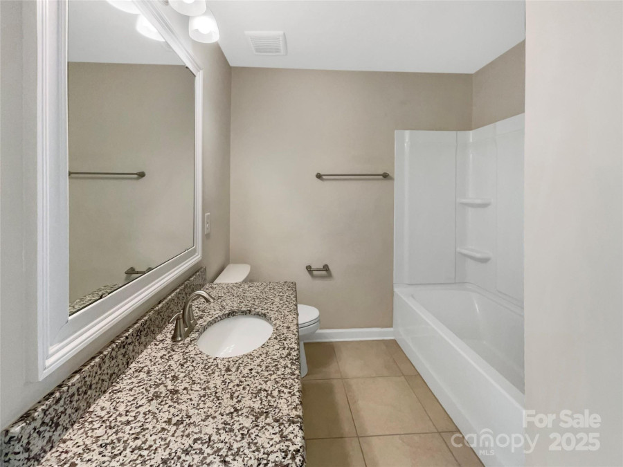 15827 Arabian Mews Ln Charlotte, NC 28278