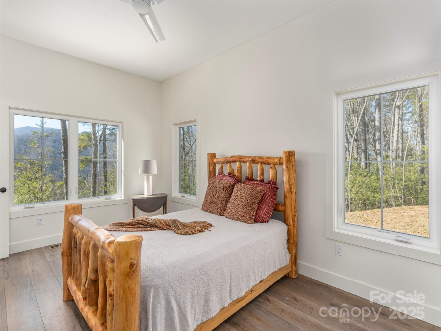410 Dream Valley Dr Clyde, NC 28721