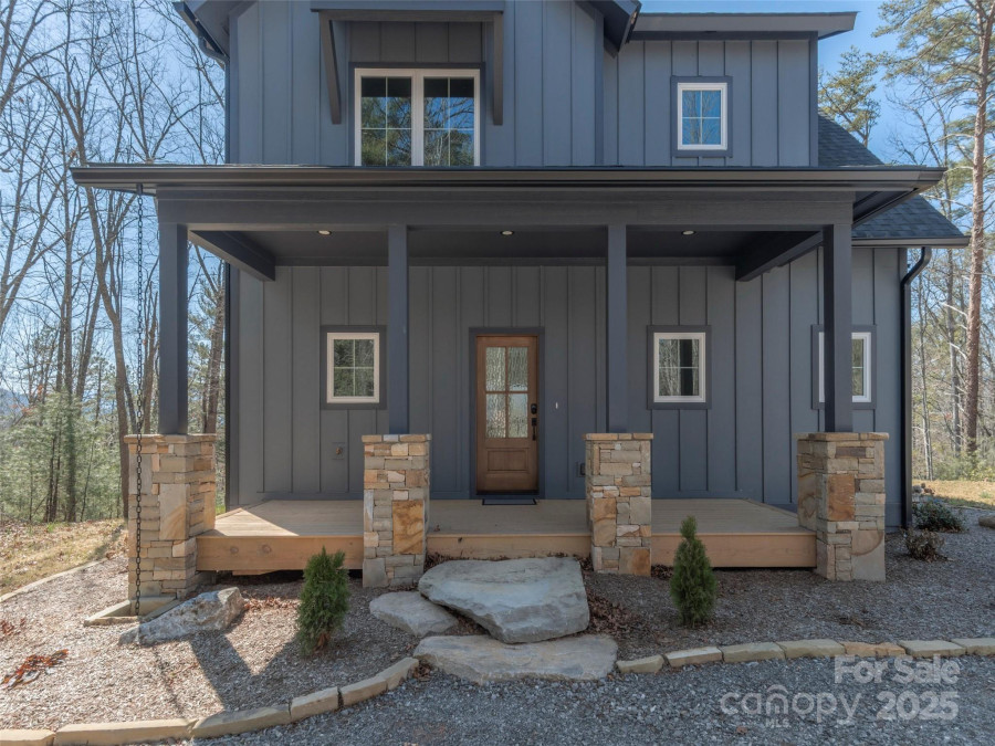 410 Dream Valley Dr Clyde, NC 28721