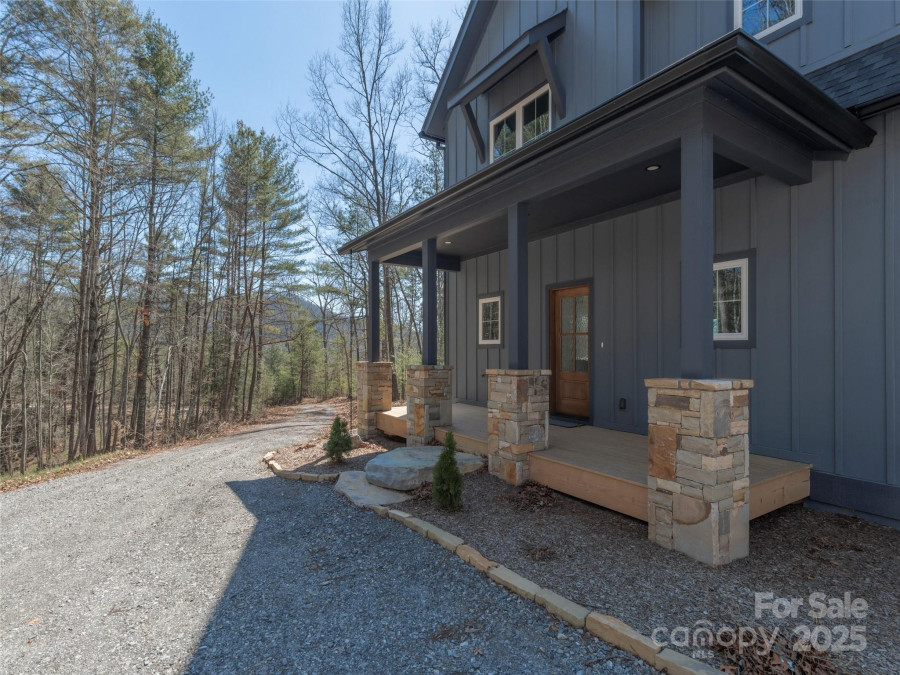 410 Dream Valley Dr Clyde, NC 28721