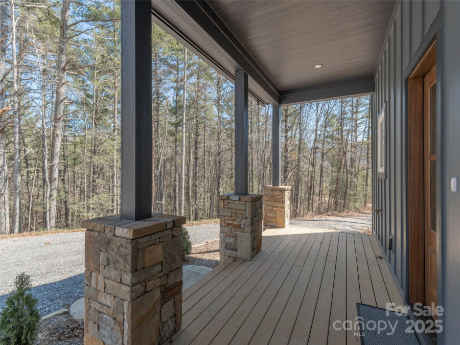 410 Dream Valley Dr Clyde, NC 28721