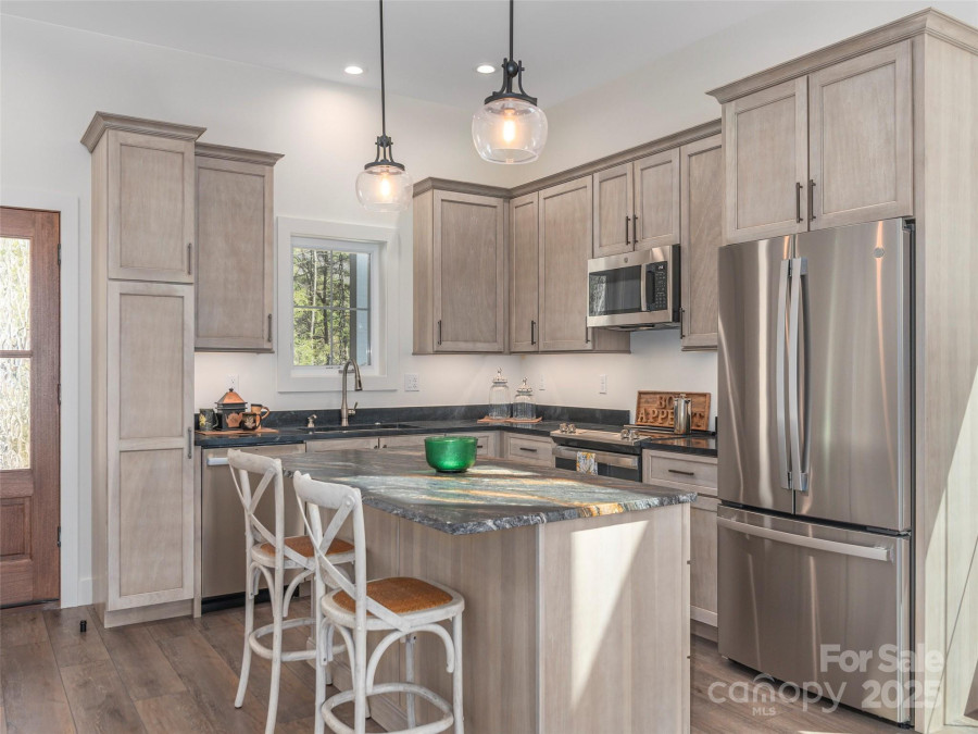 410 Dream Valley Dr Clyde, NC 28721