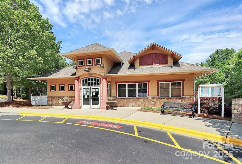 6210 Skyline Dr Charlotte, NC 28269