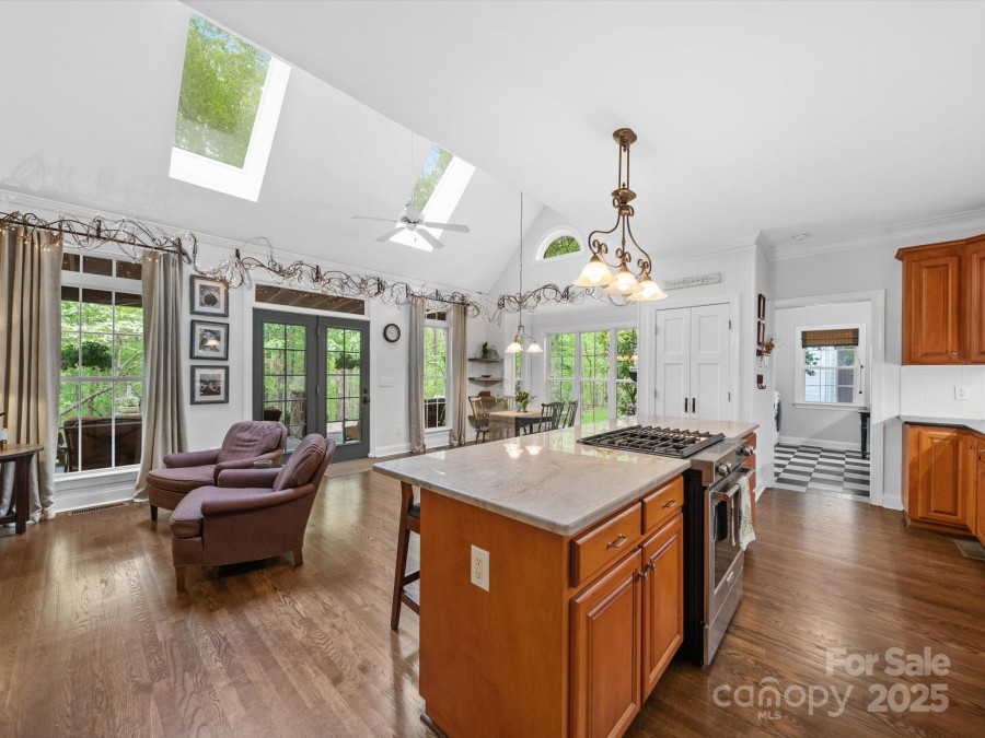 711 Elizabeth Ln Matthews, NC 28105