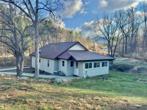 55 Summit View Dr Marshall, NC 28753