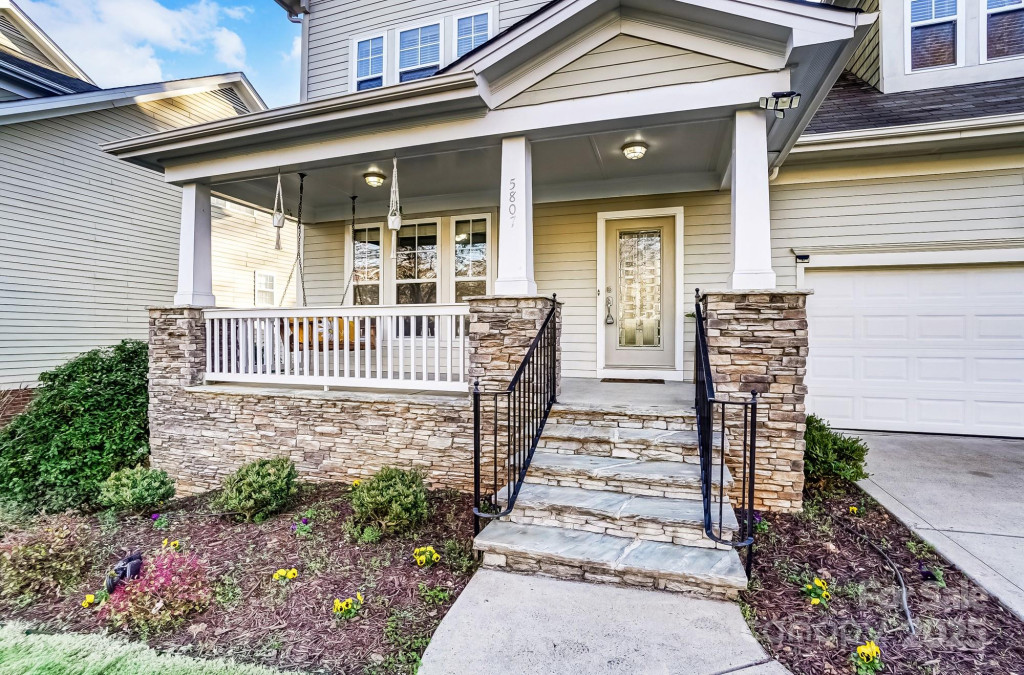 5807 Mctaggart Ln Charlotte, NC 28269