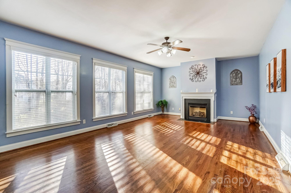 5807 Mctaggart Ln Charlotte, NC 28269