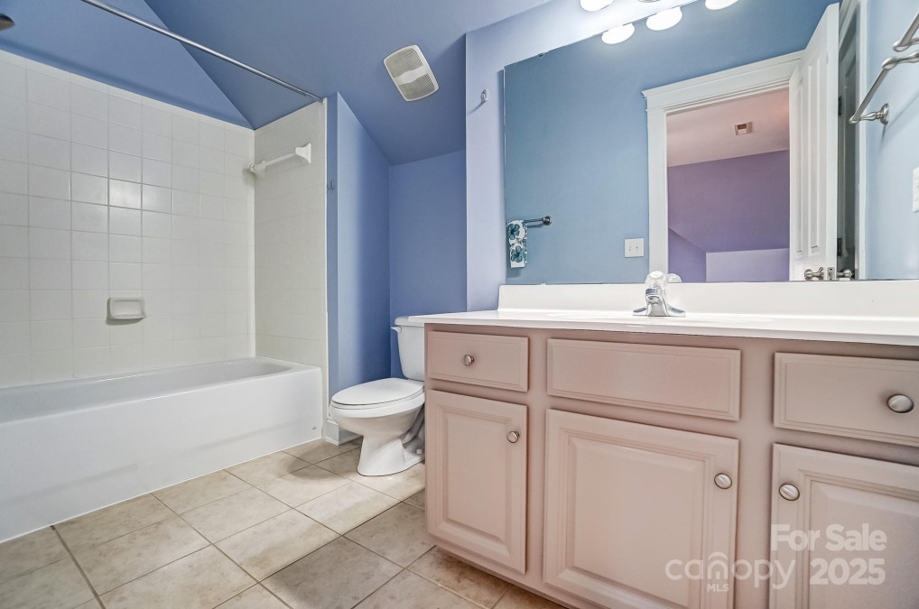 5807 Mctaggart Ln Charlotte, NC 28269
