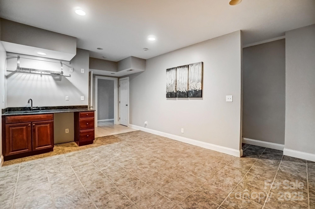 5807 Mctaggart Ln Charlotte, NC 28269
