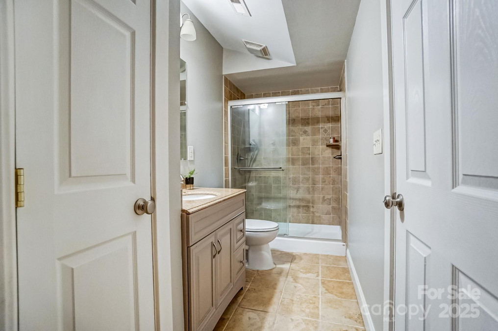 5807 Mctaggart Ln Charlotte, NC 28269