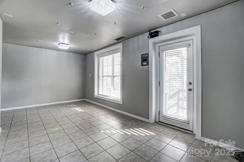 5807 Mctaggart Ln Charlotte, NC 28269