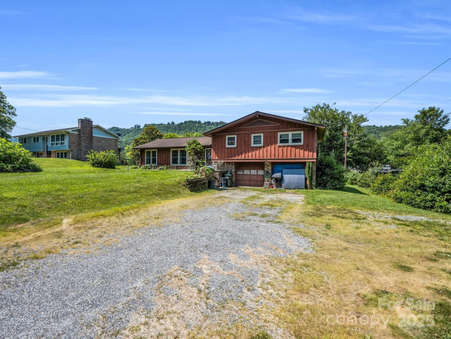 2512 Brevard Rd Hendersonville, NC 28791