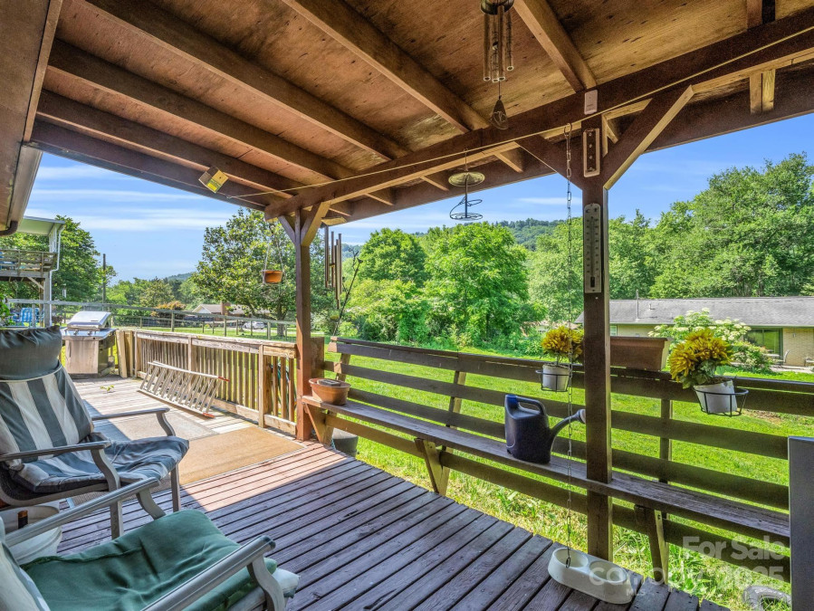 2512 Brevard Rd Hendersonville, NC 28791