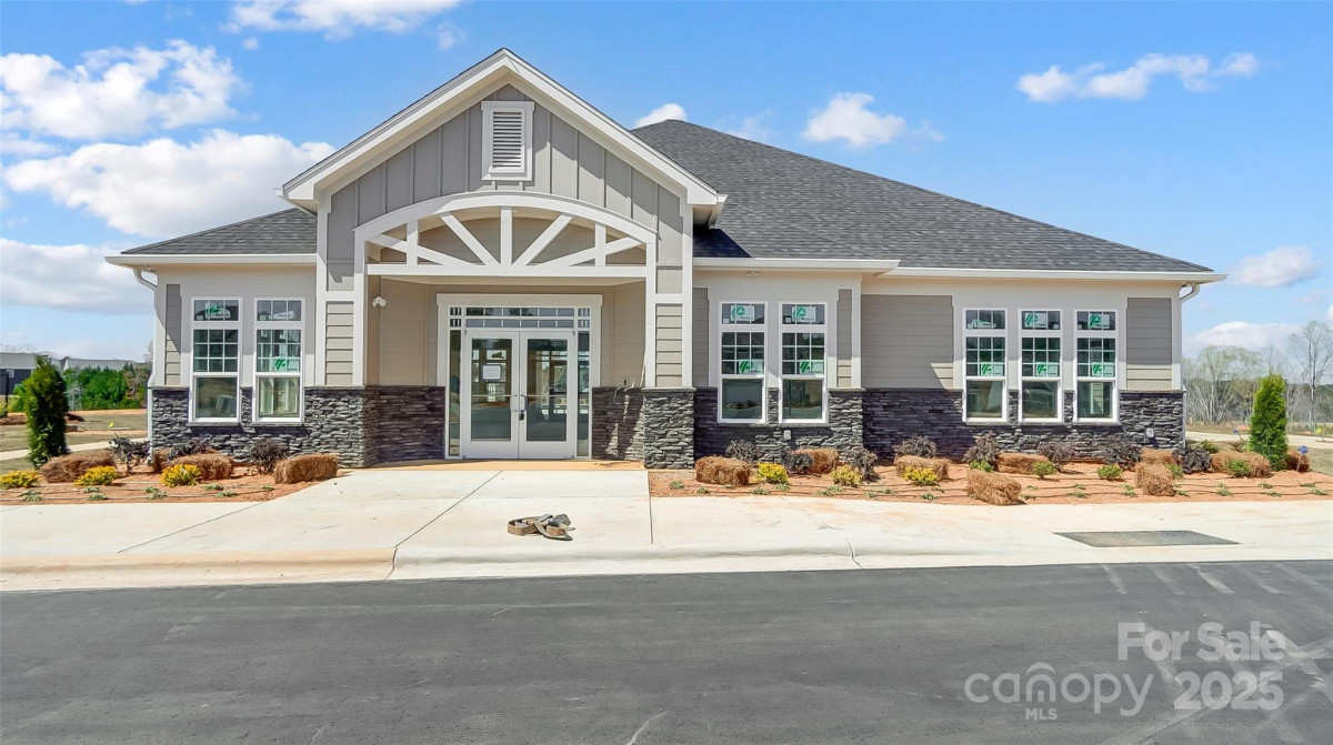 1453 Ardmore Dr Sherrills Ford, NC 28673
