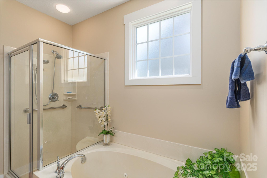 4 Silo View Ct Asheville, NC 28804