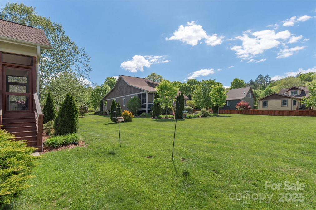 4 Silo View Ct Asheville, NC 28804