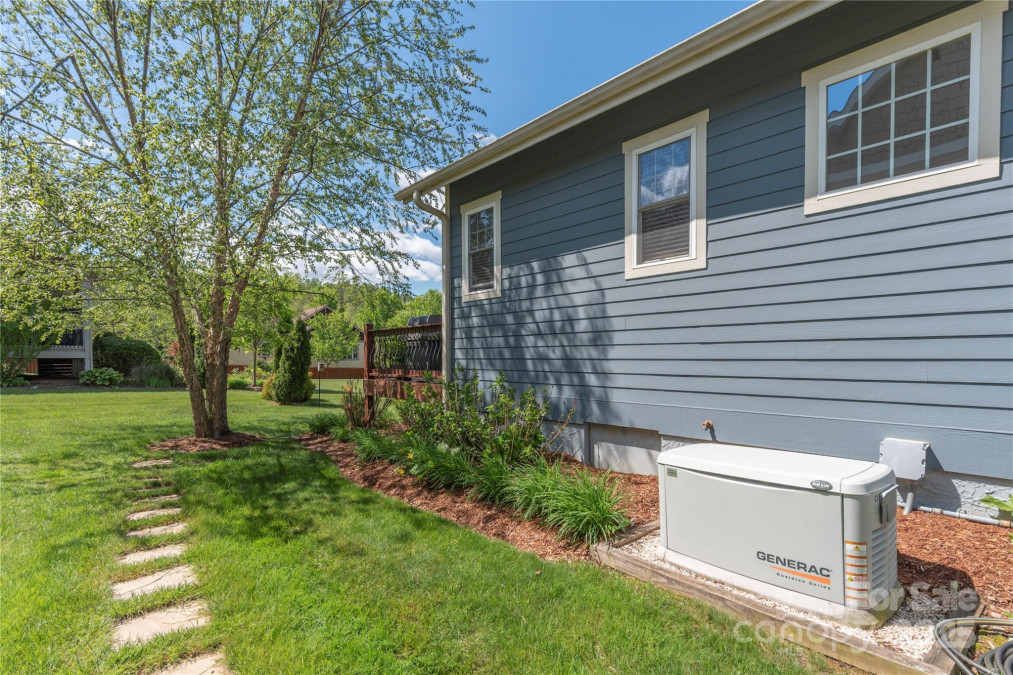 4 Silo View Ct Asheville, NC 28804