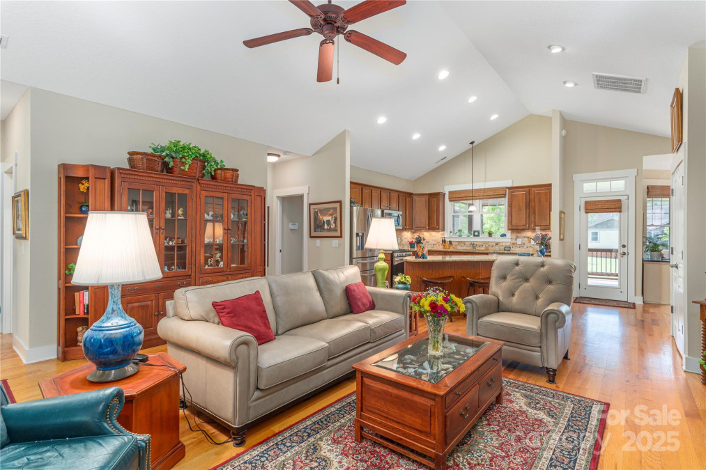 4 Silo View Ct Asheville, NC 28804