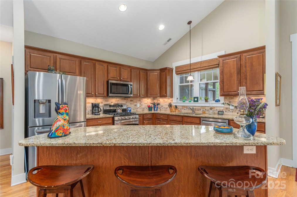 4 Silo View Ct Asheville, NC 28804