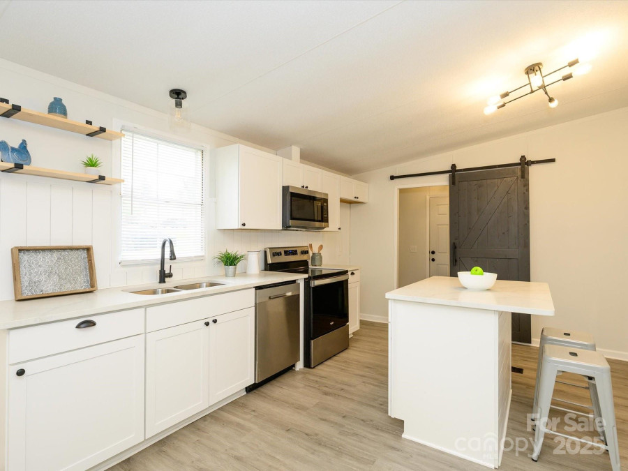 105 Mountain Brook Dr Bessemer City, NC 28016