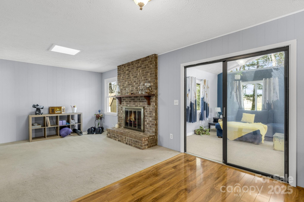 110 Cannon Dr Hendersonville, NC 28792