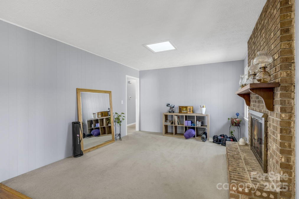 110 Cannon Dr Hendersonville, NC 28792