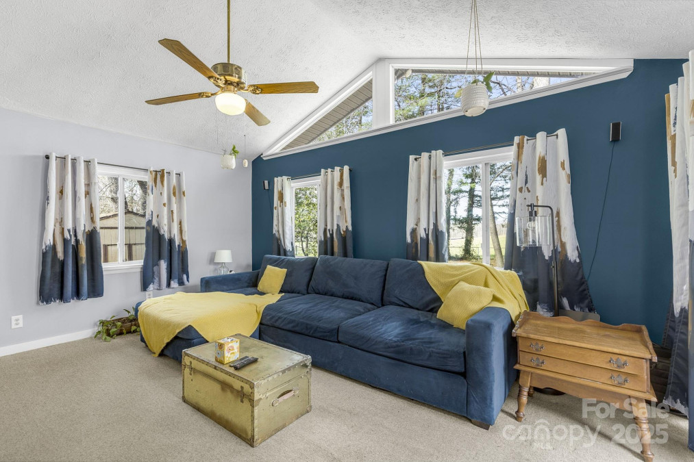 110 Cannon Dr Hendersonville, NC 28792