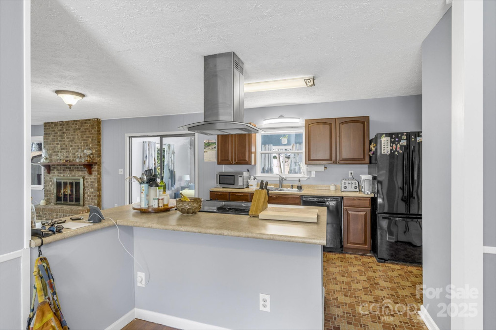 110 Cannon Dr Hendersonville, NC 28792
