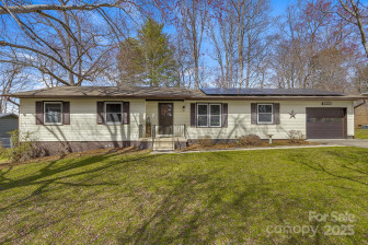 110 Cannon Dr Hendersonville, NC 28792