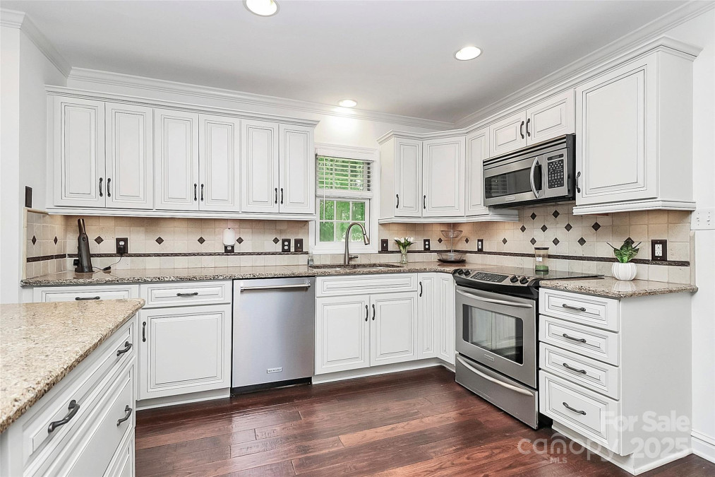 11 Tanglewood Rd Lake Wylie, SC 29710