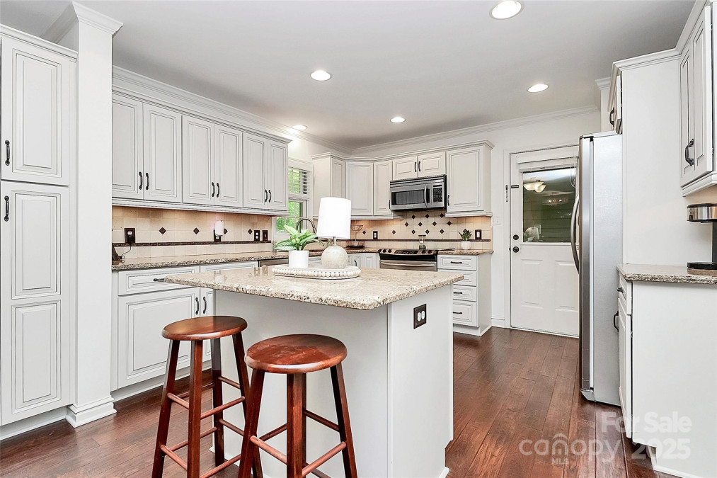 11 Tanglewood Rd Lake Wylie, SC 29710