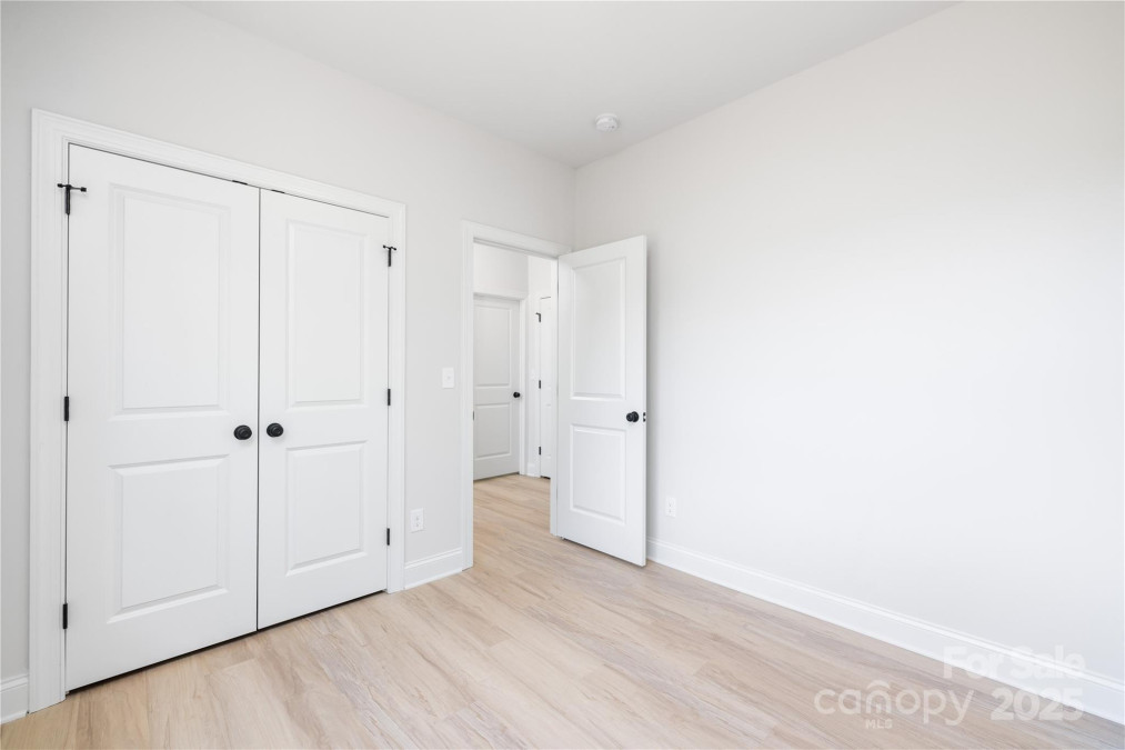 2544 Pinestream Dr Charlotte, NC 28216